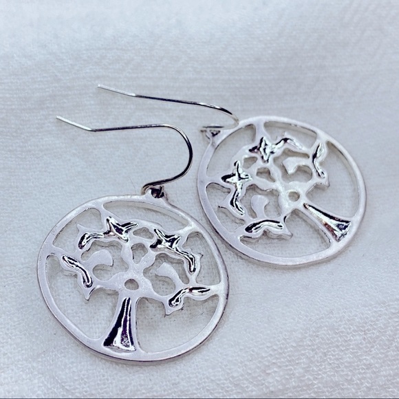 ❣️$25/3❣️ Life of Tree Circle Sliver Plated Dangle Earrings - Picture 3 of 8